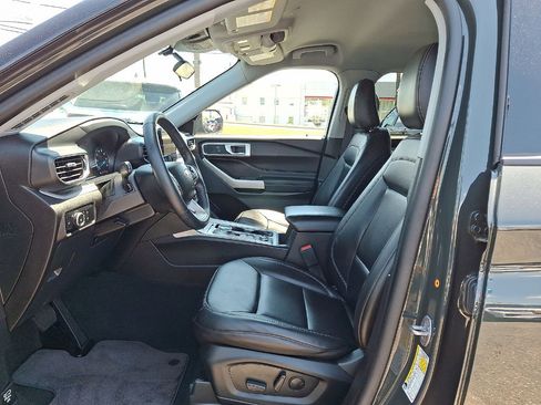 Certified 2023 Ford Explorer XLT w/ Equipment Group 202A AWD/4WD image 17