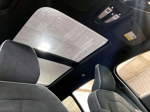 Certified 2023 Volvo XC40 Recharge Ultimate image 25