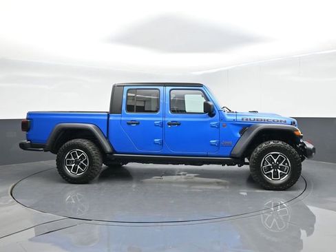 Used 2024 Jeep Gladiator Rubicon w/ Technology Group image 9
