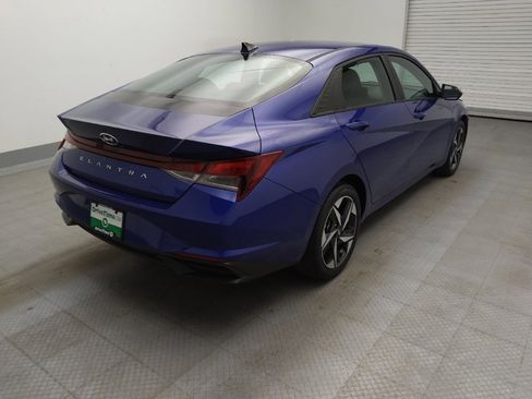 Used 2023 Hyundai Elantra SEL w/ Convenience Package image 9