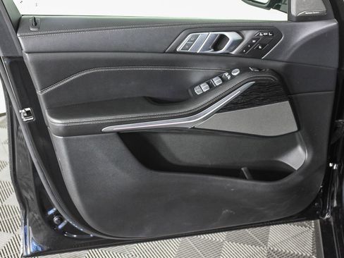 Used 2020 BMW X7 M50i image 21