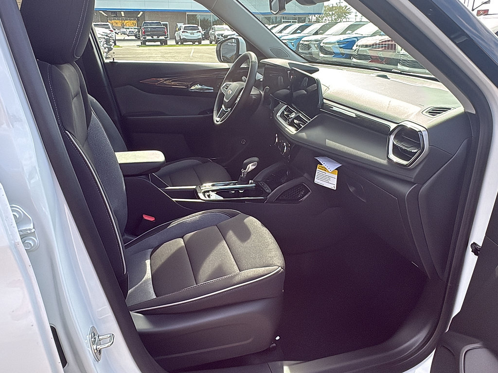 New 2026 Chevrolet TrailBlazer LT w/ Convenience Package FWD image 16