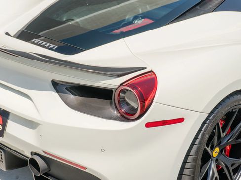 Used 2018 Ferrari 488 GTB RWD image 39