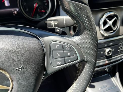 Used 2018 Mercedes-Benz GLA 250 4MATIC w/ Premium Package image 31
