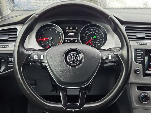 Used 2015 Volkswagen Golf TDI S image 14