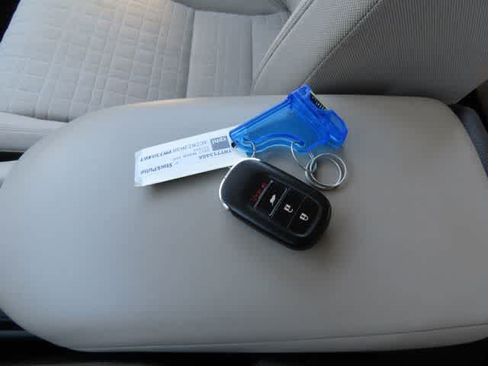 Certified 2023 Honda HR-V LX image 24