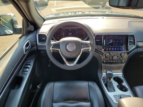 Used 2020 Jeep Grand Cherokee Limited AWD/4WD image 10