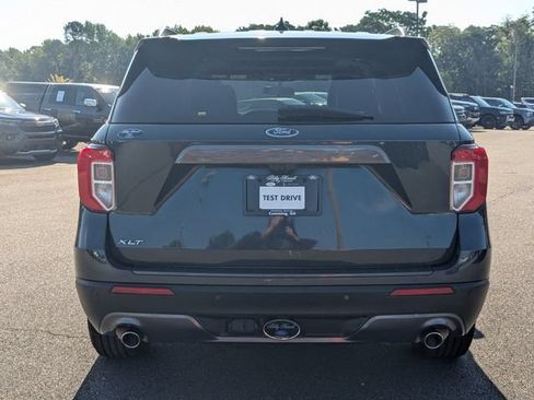 Certified 2022 Ford Explorer XLT w/ Equipment Group 202A RWD image 4