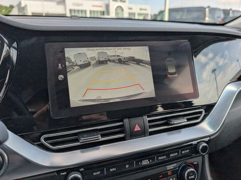 Used 2022 Kia Niro EX Premium FWD image 16