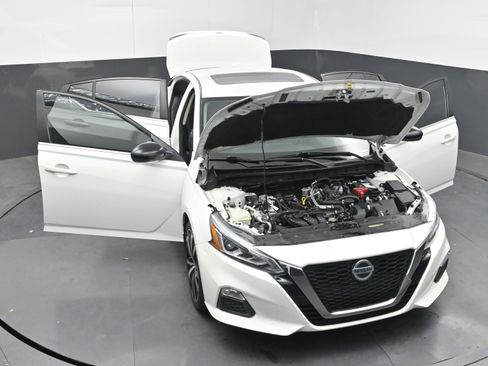 Used 2021 Nissan Altima 2.5 SR w/ SR Premium Package FWD image 40