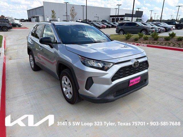 Used 2019 Toyota RAV4 LE FWD image 1