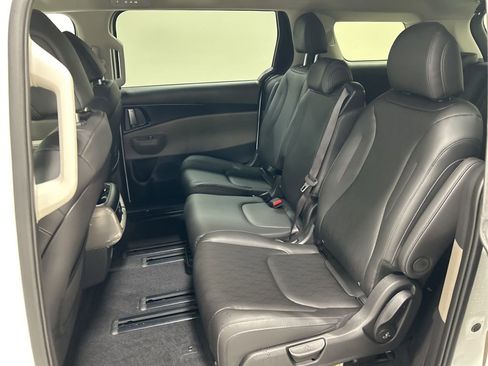 New 2026 Kia Carnival image 23