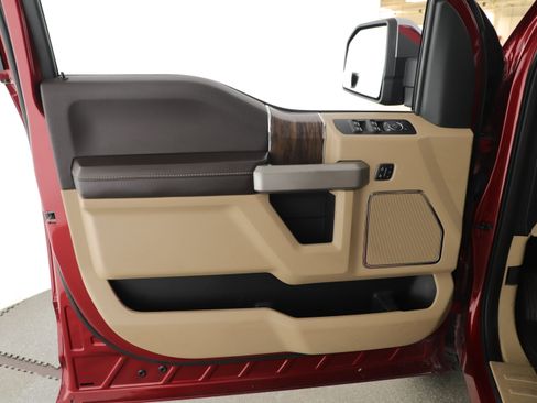 Used 2019 Ford F150 Lariat w/ Equipment Group 502A Luxury AWD/4WD image 7