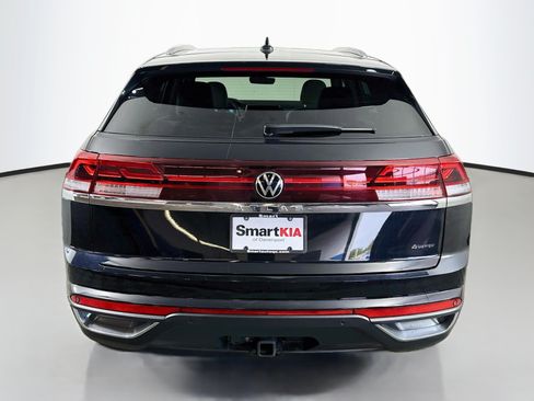 Used 2025 Volkswagen Atlas Cross Sport SE AWD/4WD image 6