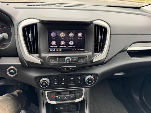 Used 2023 GMC Terrain SLE image 25