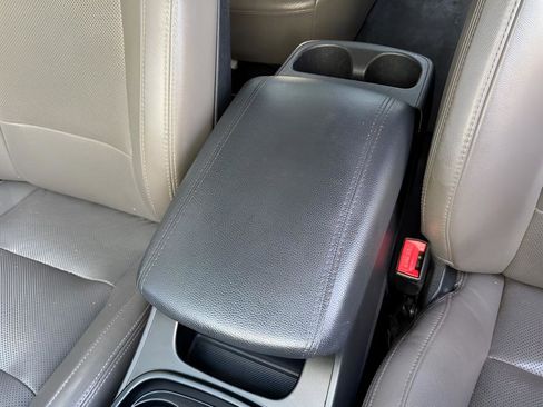 Used 2017 Hyundai Santa Fe Limited AWD/4WD image 47