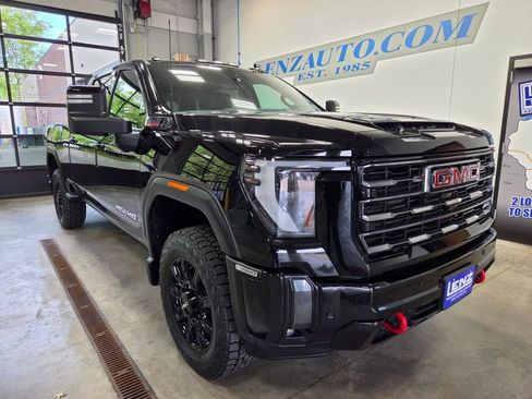 Used 2024 GMC Sierra 2500 AT4 w/ Technology Package AWD/4WD image 2