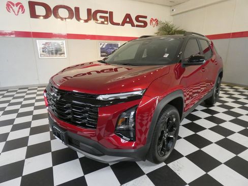 Used 2025 Chevrolet Equinox LT w/ Convenience Package II image 1