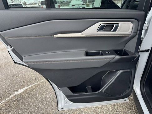Certified 2025 Ford Explorer Active image 24
