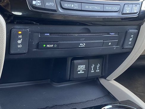 Used 2016 Honda Pilot Touring image 30