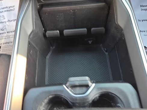 Used 2025 RAM 1500 Big Horn AWD/4WD image 17