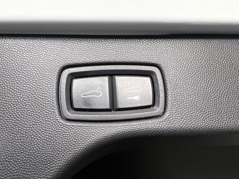 Certified 2024 Porsche Macan 4 Electric image 18