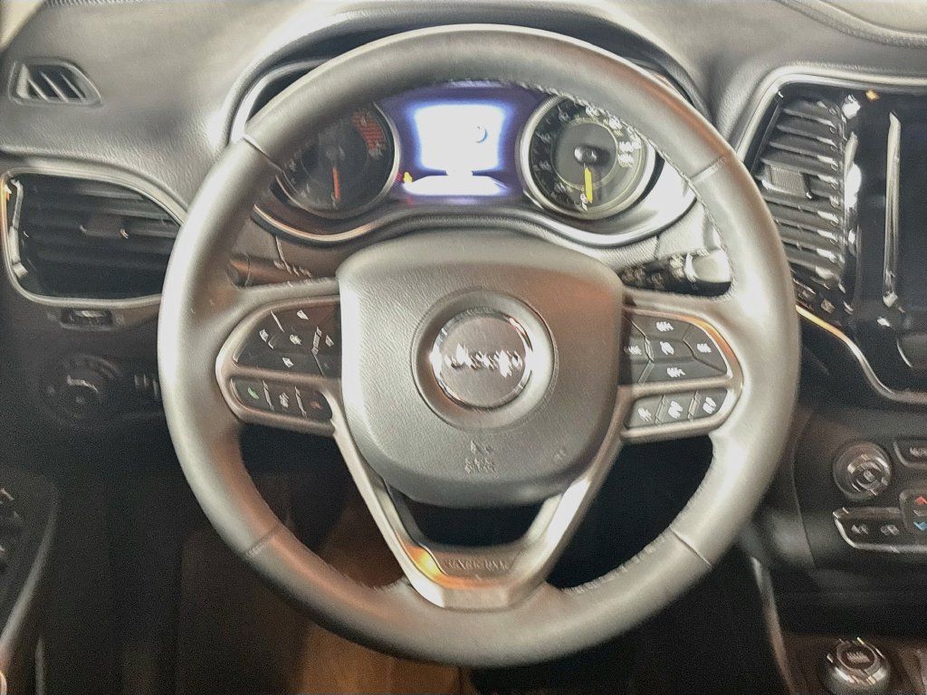 Used 2022 Jeep Cherokee Limited w/ Mopar Interior Package AWD/4WD image 13