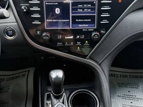Used 2018 Toyota Camry SE w/ Audio Package FWD image 17