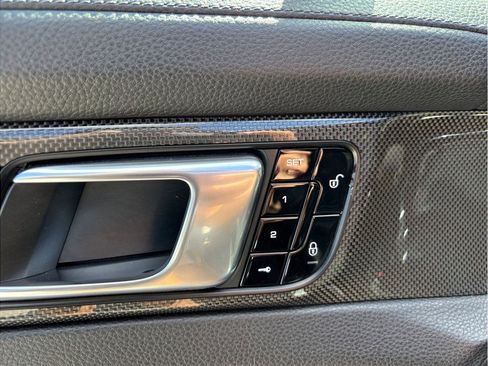 Used 2017 Porsche Panamera 4S image 22