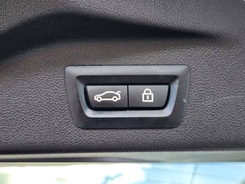 Used 2021 BMW X7 xDrive40i w/ Premium Package AWD/4WD image 38