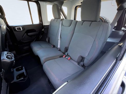 Used 2024 Jeep Wrangler Unlimited Rubicon image 25