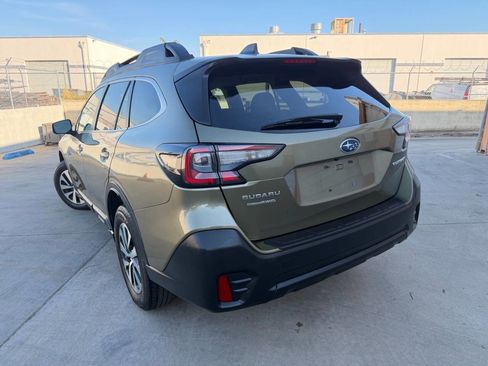 Used 2022 Subaru Outback Premium AWD/4WD image 9