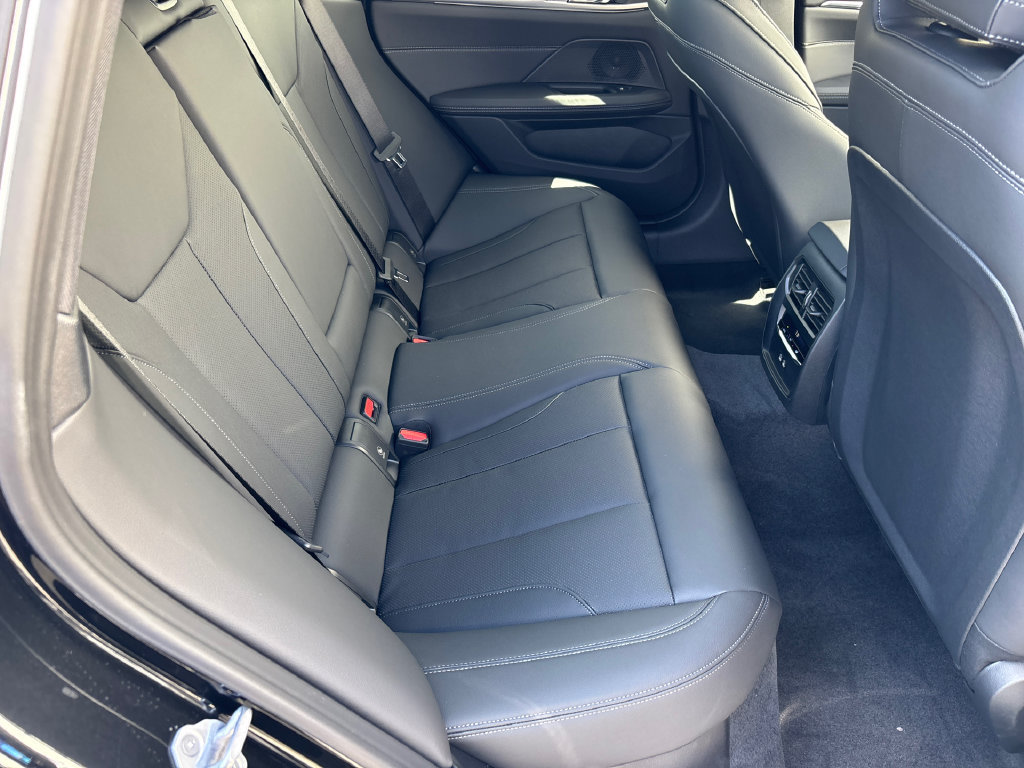 New 2026 BMW 430i xDrive w/ M Sport Package AWD/4WD image 18