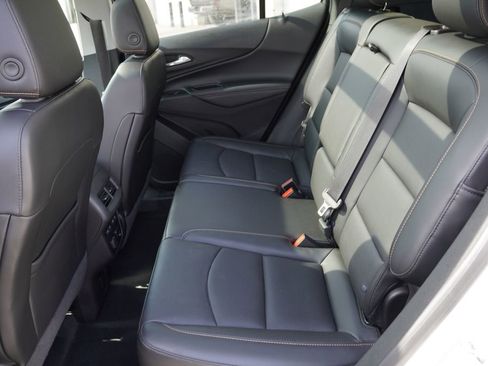 Used 2018 Chevrolet Equinox Premier image 17