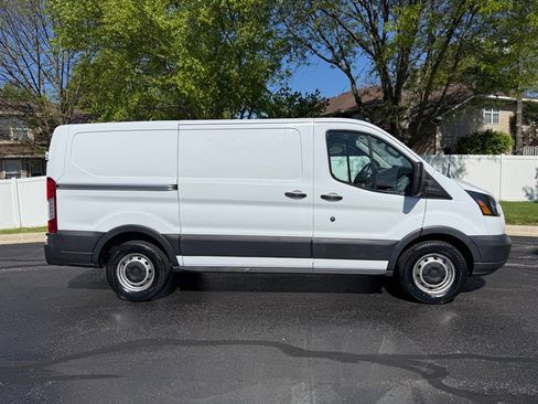 Used 2018 Ford Transit 150 130 Low Roof RWD image 4
