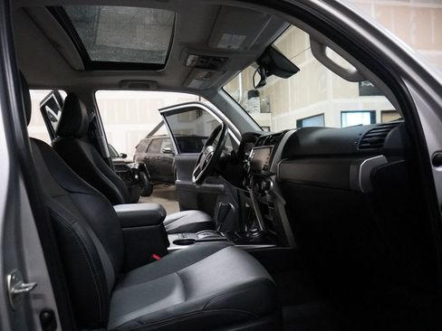 Used 2022 Toyota 4Runner SR5 Premium w/ Moonroof Package AWD/4WD image 12