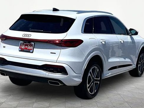 Used 2025 Audi Q5 Premium w/ Convenience Package AWD/4WD image 2