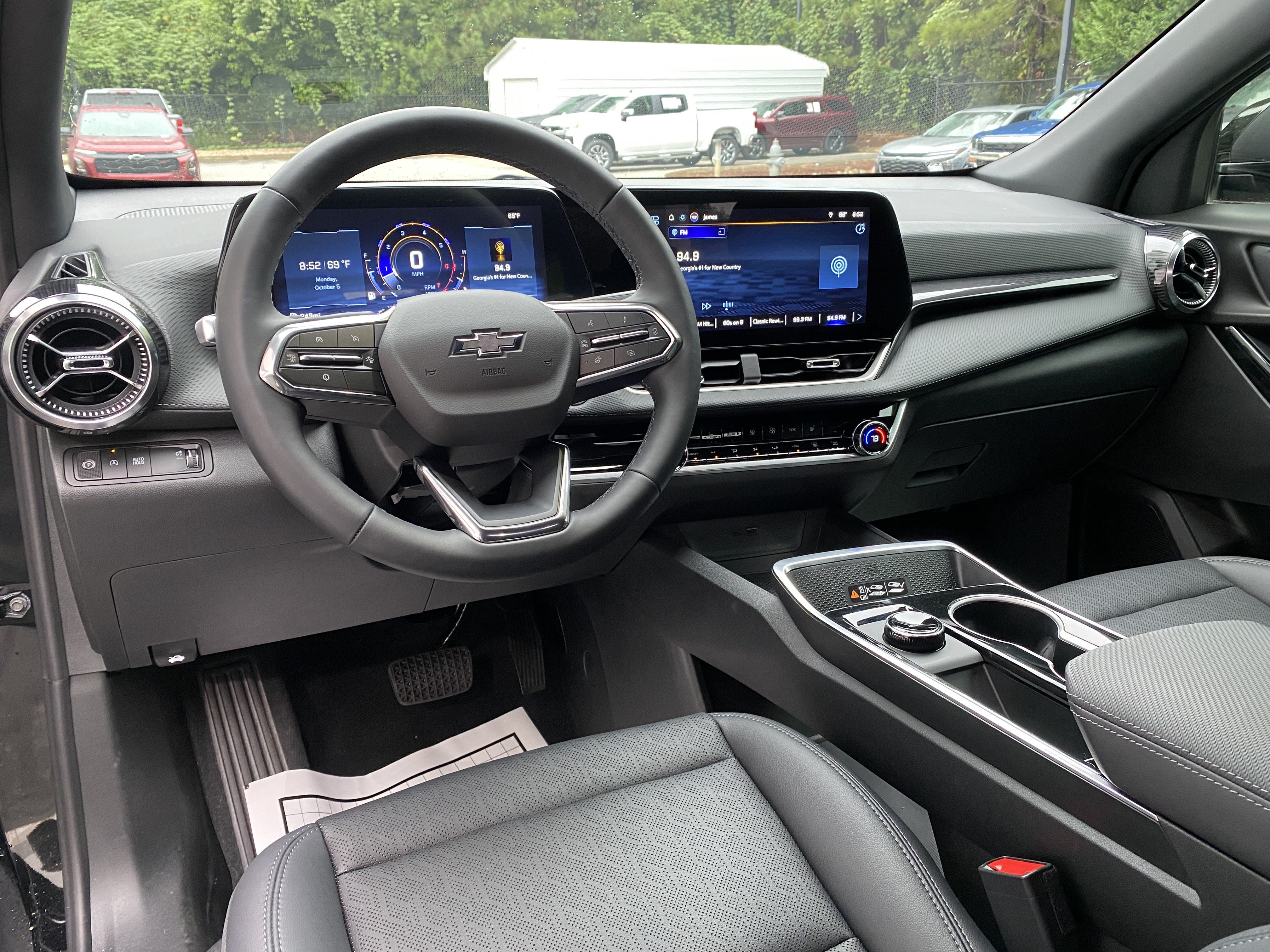 Used 2027 Chevrolet Equinox LT w/ Convenience Package II FWD image 32