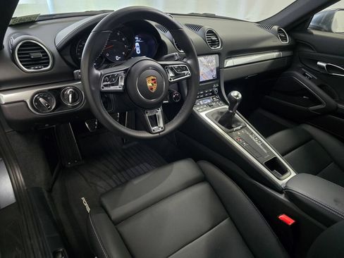 Certified 2025 Porsche 718 Cayman RWD image 4
