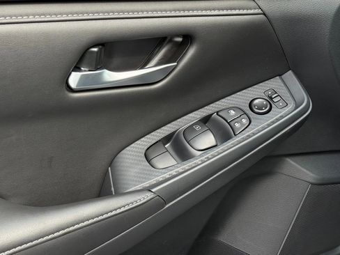 Certified 2025 Nissan Sentra SV image 17