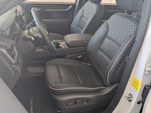 Used 2024 GMC Acadia Denali FWD image 17