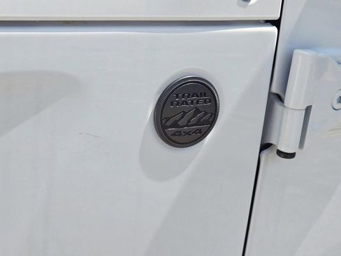 Certified 2025 Jeep Wrangler Unlimited Sahara AWD/4WD image 21