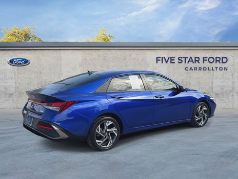 Used 2025 Hyundai Elantra Sport FWD image 8
