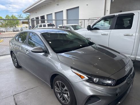 Used 2023 Kia Forte LXS image 2