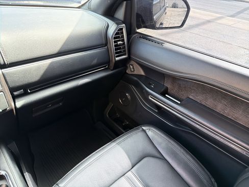 Used 2021 Ford Expedition Limited RWD image 25