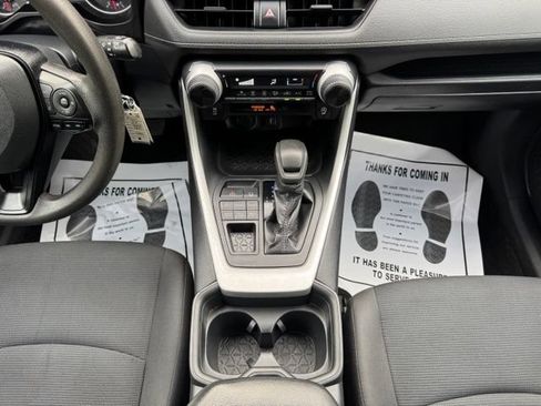 Used 2020 Toyota RAV4 LE AWD/4WD image 28