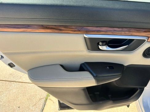Used 2022 Honda CR-V Touring image 27