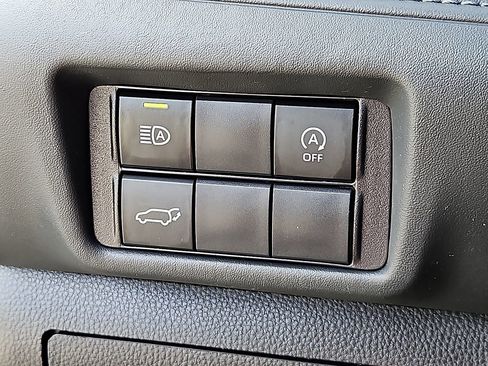 Used 2023 Toyota Highlander XLE image 24