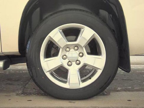 Used 2013 Chevrolet Avalanche LTZ image 10