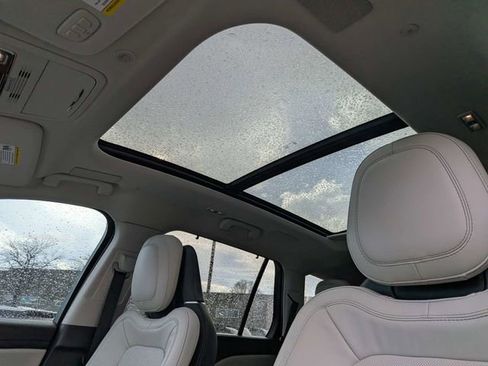 Used 2025 Lincoln Aviator Reserve w/ Equipment Group 201A image 20